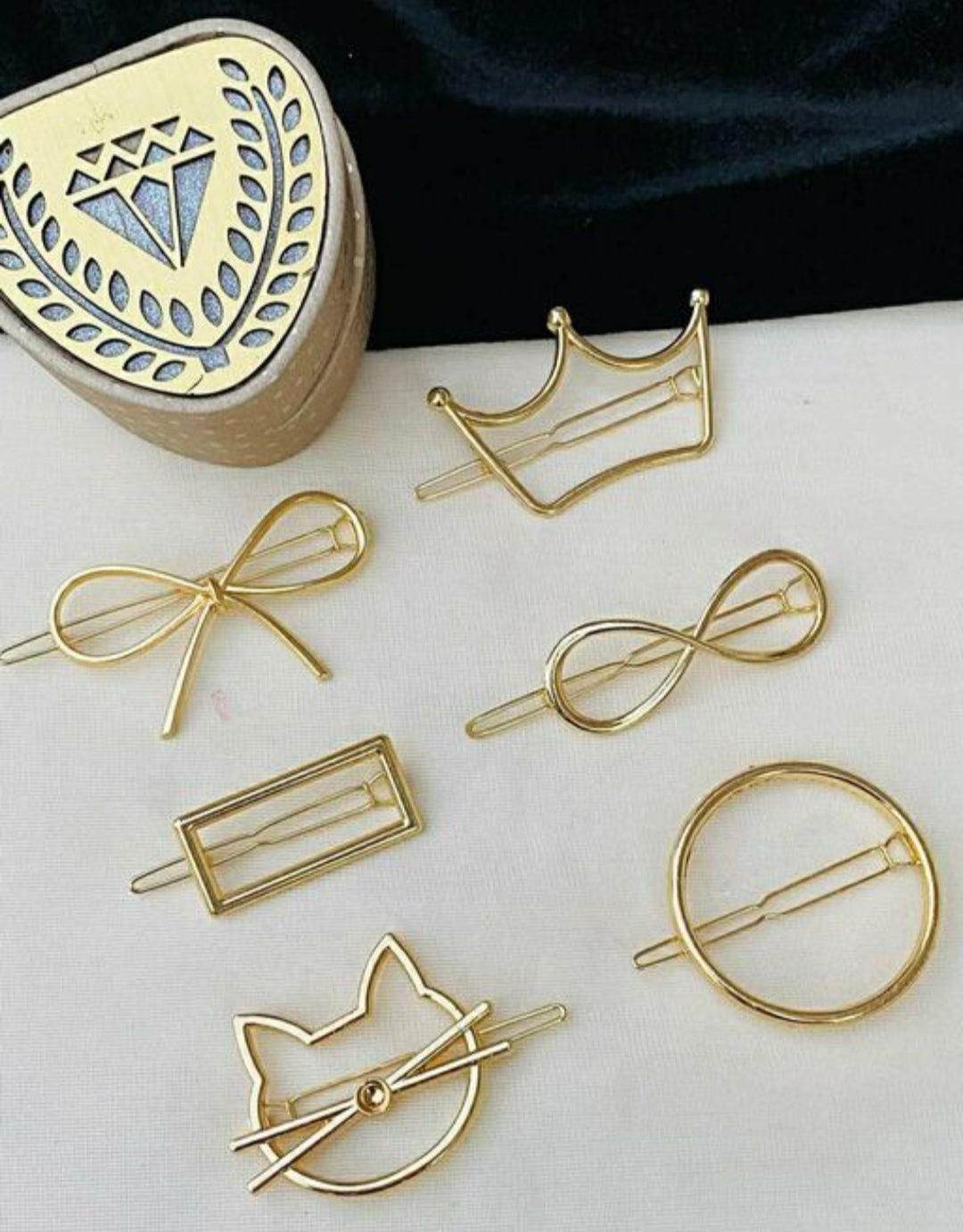 Beautiful Vanessa Attractive Gold Hair Clips (Set of 6)